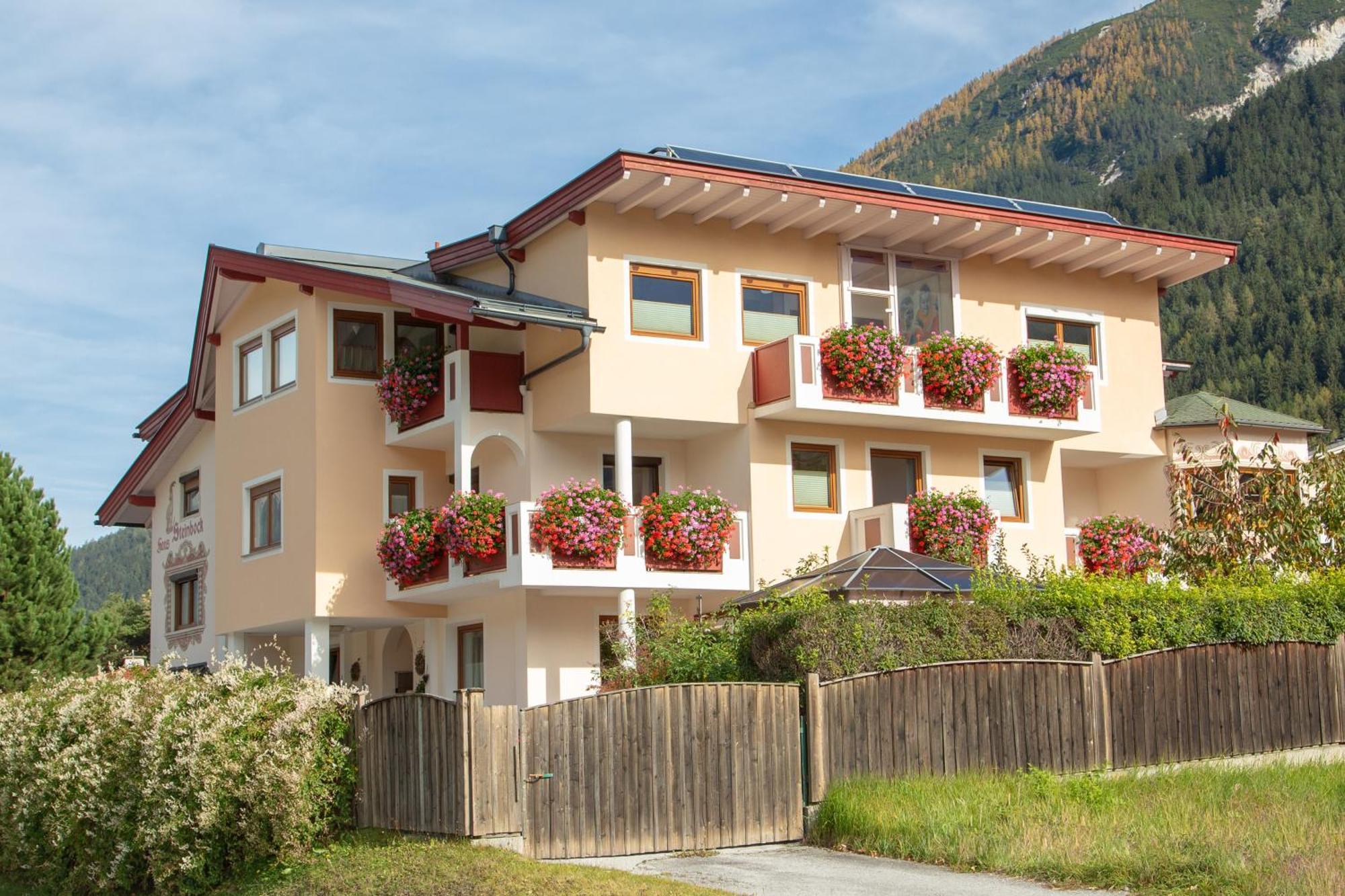 Bed and Breakfast Haus Steinbock Neustift im Stubaital Exterior foto