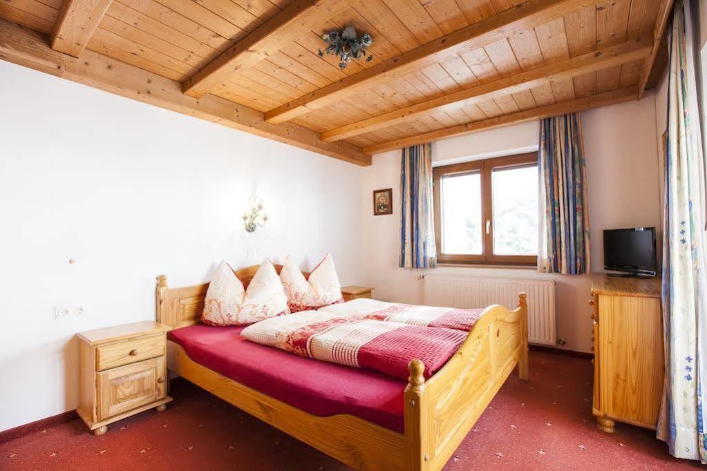 Bed and Breakfast Haus Steinbock Neustift im Stubaital Exterior foto