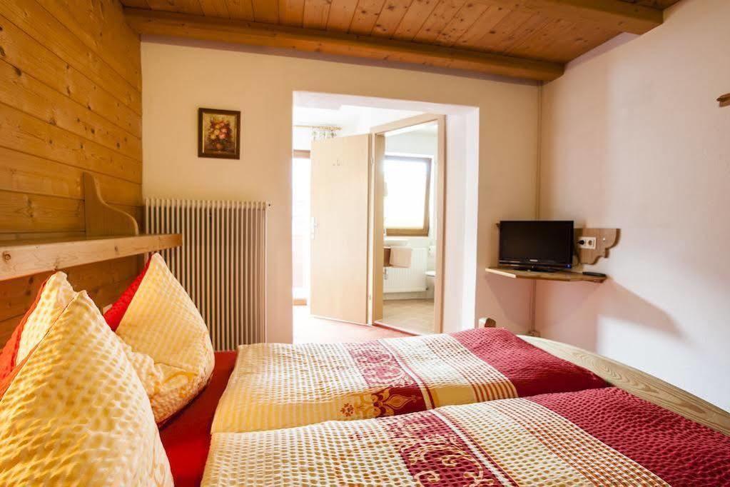 Bed and Breakfast Haus Steinbock Neustift im Stubaital Exterior foto