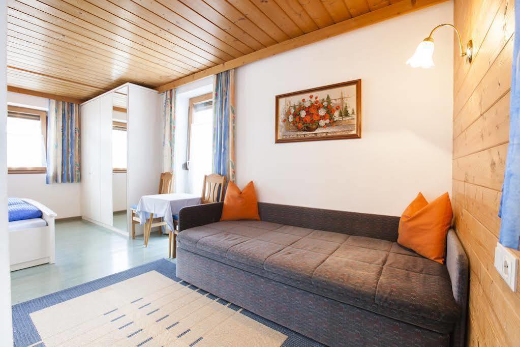 Bed and Breakfast Haus Steinbock Neustift im Stubaital Exterior foto